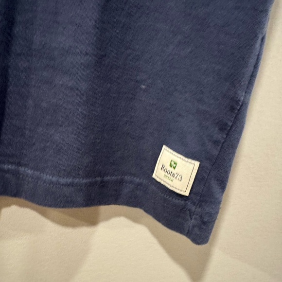 ROOTS Banff, Alberta 🇨🇦T-Shirt - Picture 4 of 8